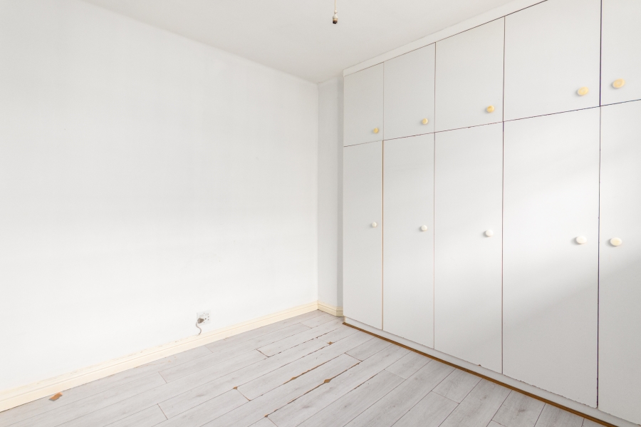 2 Bedroom Property for Sale in Zonnebloem Western Cape